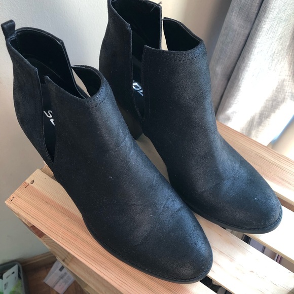 Faux Suede Side Cutout Booties - Picture 3 of 7